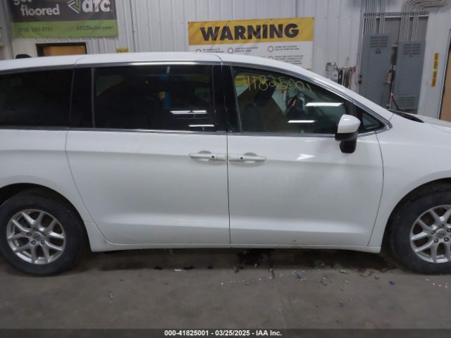 2C4RC1CG4NR103397 Chrysler Voyager Lx