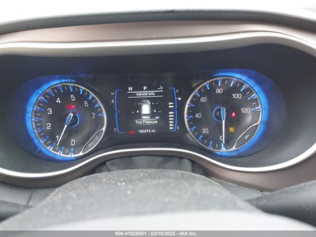 2C4RC1CG4NR103397 Chrysler Voyager Lx