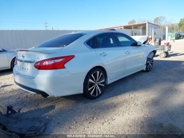 2017 NISSAN ALTIMA 1N4AL3AP8HC275365 Photo 3