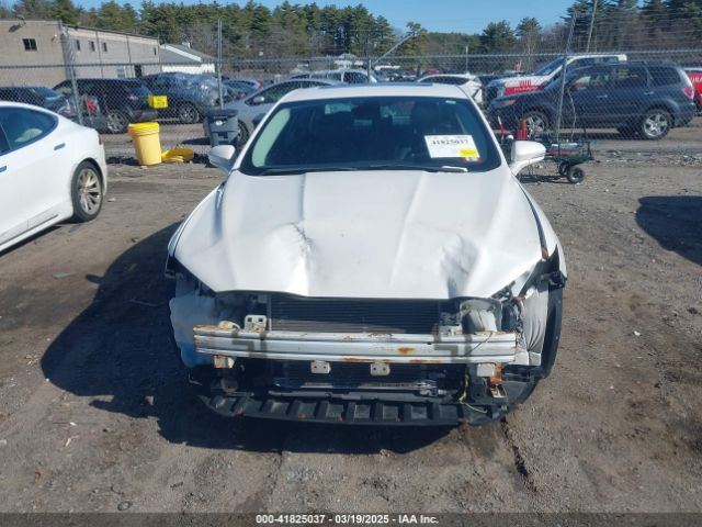 3FA6P0SU6ER263886 Ford Fusion Energi Titanium