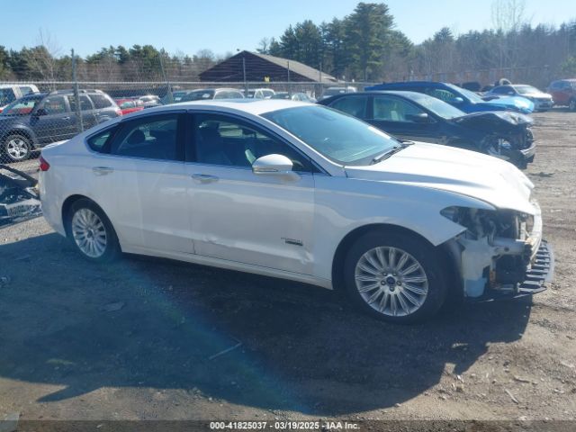 3FA6P0SU6ER263886 Ford Fusion Energi Titanium