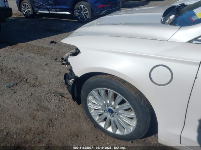 3FA6P0SU6ER263886 Ford Fusion Energi Titanium
