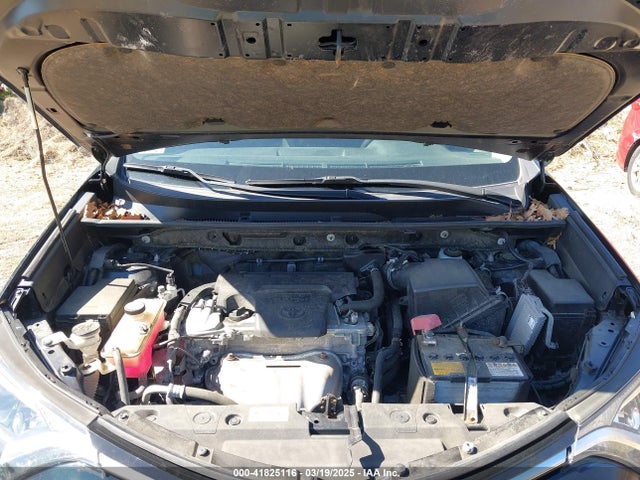 JTMBFREV9HJ704140 Toyota RAV4 LE