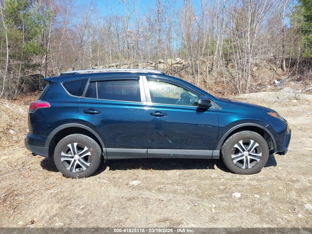 JTMBFREV9HJ704140 Toyota RAV4 LE