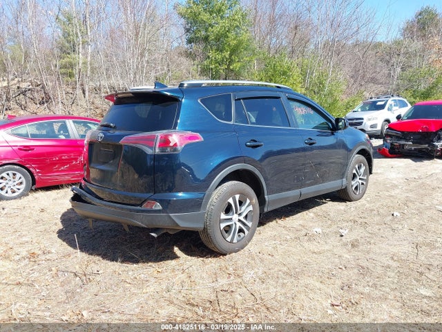 JTMBFREV9HJ704140 Toyota RAV4 LE