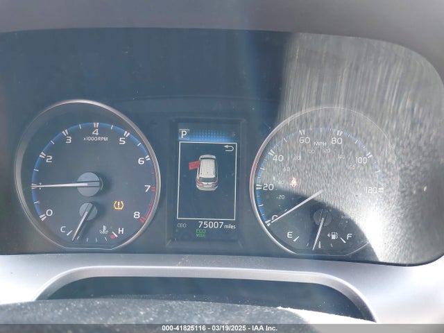 JTMBFREV9HJ704140 Toyota RAV4 LE