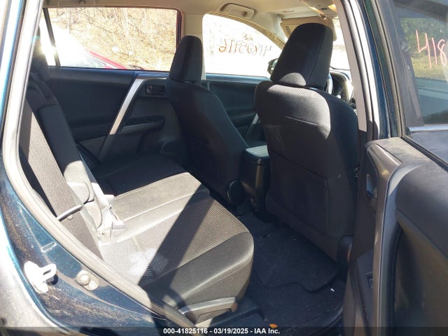 JTMBFREV9HJ704140 Toyota RAV4 LE