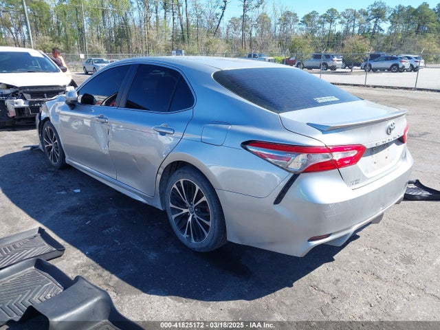 4T1B11HK3JU544385 Toyota CAMRY SE