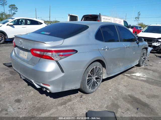 4T1B11HK3JU544385 Toyota CAMRY SE
