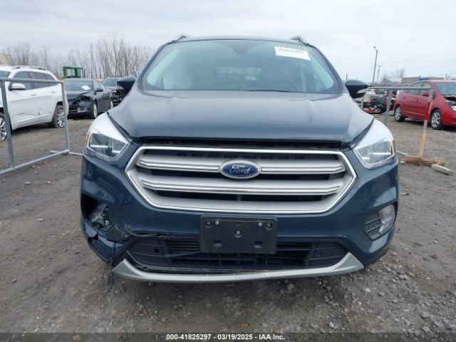 1FMCU9J95KUC28621 Ford Escape Titanium