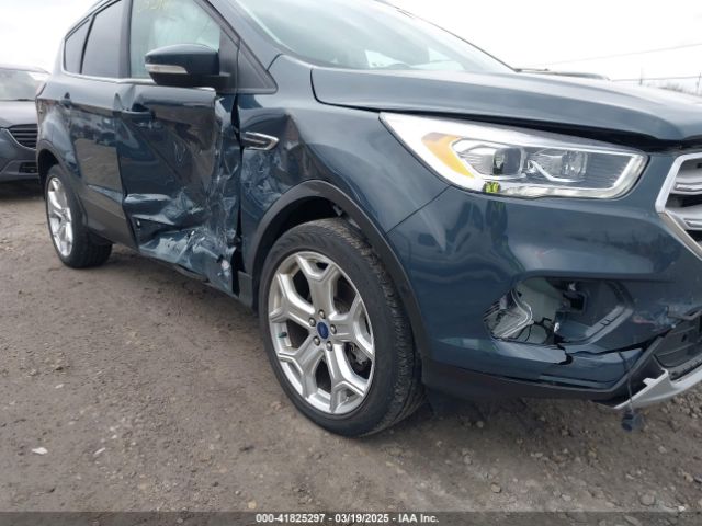 1FMCU9J95KUC28621 Ford Escape Titanium