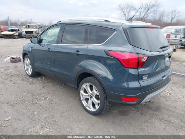 1FMCU9J95KUC28621 Ford Escape Titanium