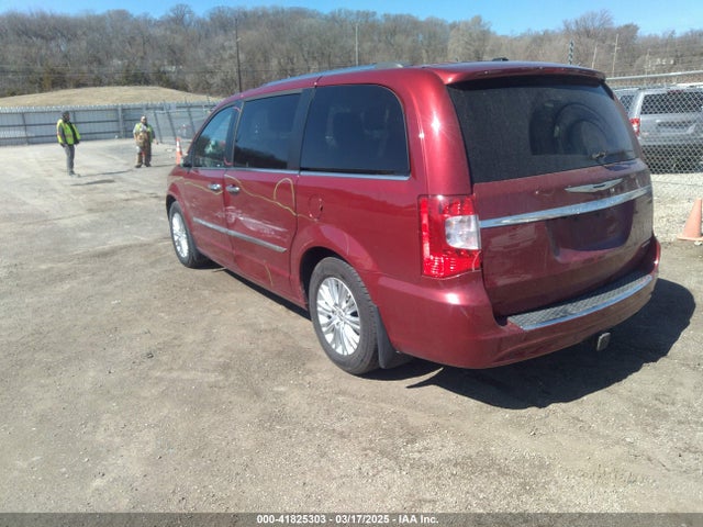 2C4RC1GG5ER463952 Chrysler Town & Country Limited