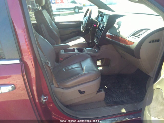 2C4RC1GG5ER463952 Chrysler Town & Country Limited