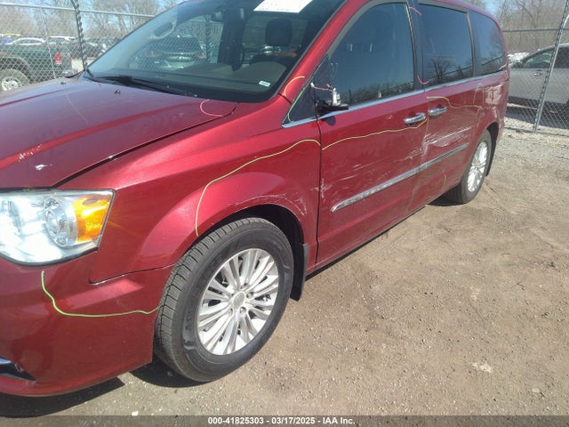 2C4RC1GG5ER463952 Chrysler Town & Country Limited