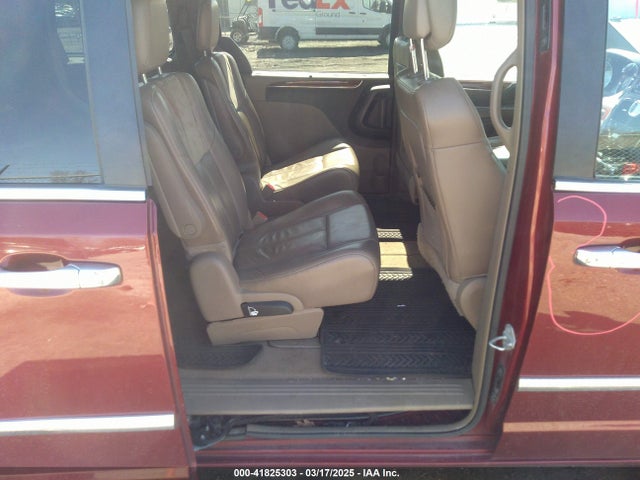 2C4RC1GG5ER463952 Chrysler Town & Country Limited