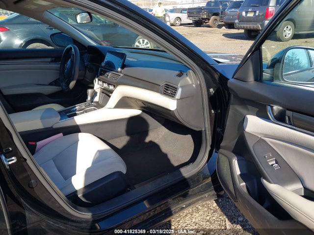1HGCV1F13JA257932 Honda ACCORD LX