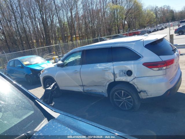 5TDKZRFH0KS567597 Toyota Highlander Xle