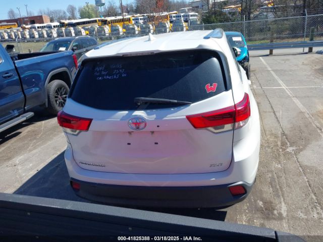 5TDKZRFH0KS567597 Toyota Highlander Xle