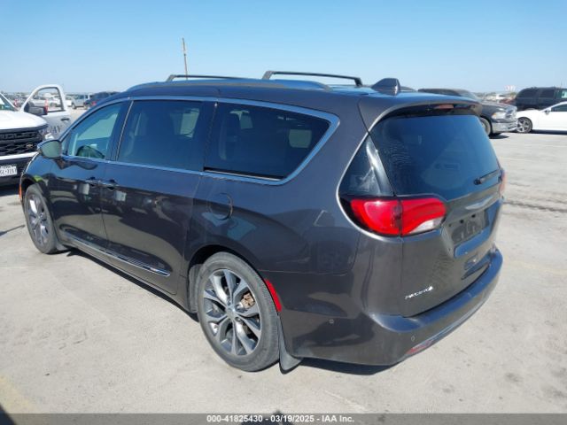 2018 CHRYSLER PACIFICA 2C4RC1GG4JR321621 Photo 2