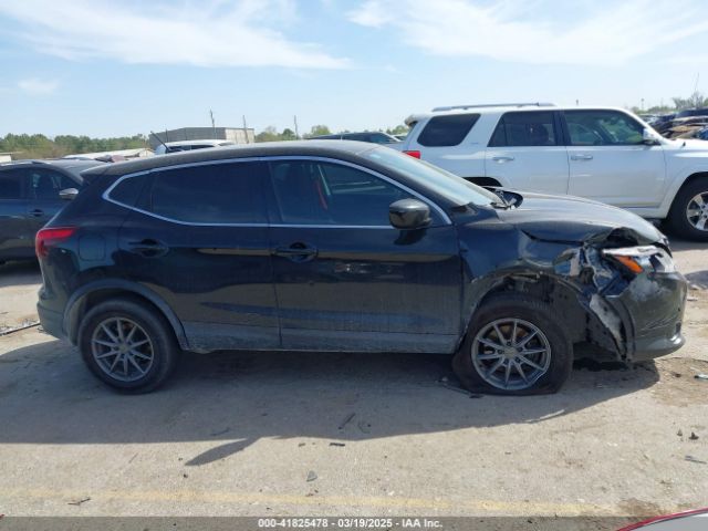 JN1BJ1CP3JW160587 Nissan Rogue Sport S