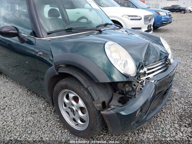 2006 MINI COOPER WMWRC33516TK67711 Photo 5