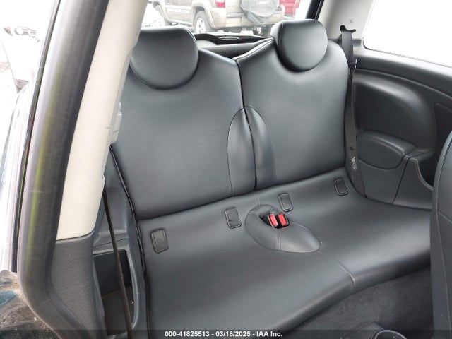 2006 MINI COOPER WMWRC33516TK67711 Photo 7