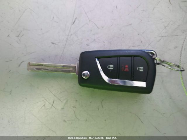 JTNKHMBX8L1068088 Toyota C-HR LE