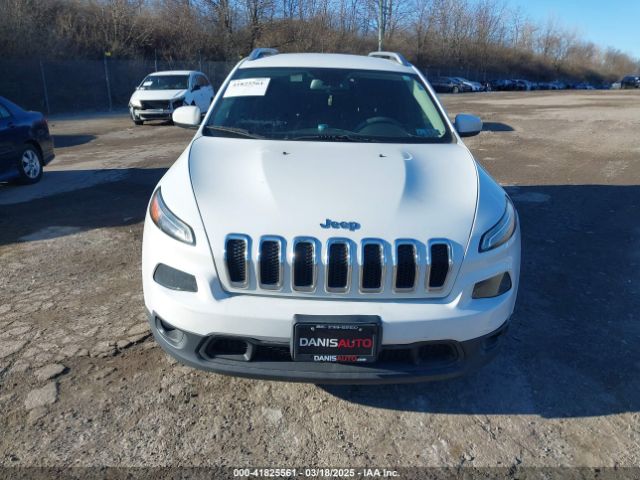 1C4PJMCB3FW734573 Jeep Cherokee Latitude