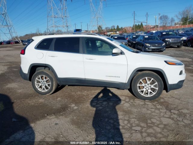 1C4PJMCB3FW734573 Jeep Cherokee Latitude