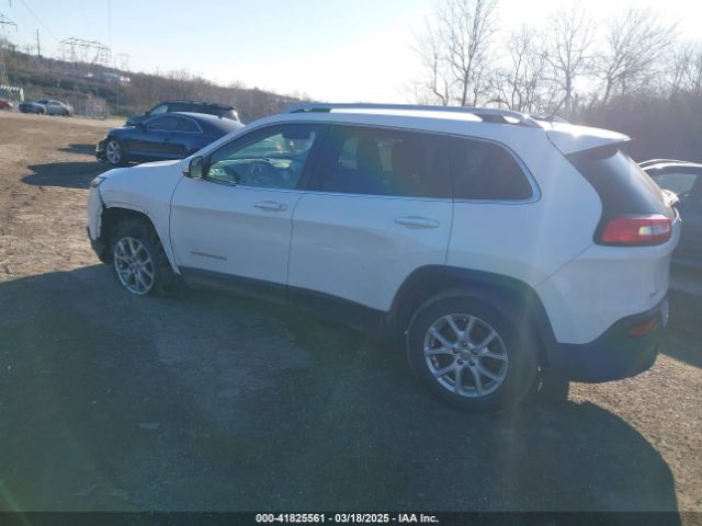 1C4PJMCB3FW734573 Jeep Cherokee Latitude