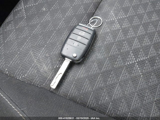 3KPA24AB1JE094811 KIA RIO S