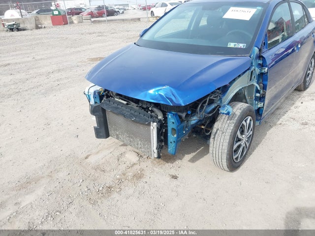3KPA24AB1JE094811 KIA RIO S