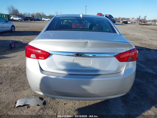 Chevrolet IMPALA 1LT 2018 2G1105SA8J9157511 Image 16