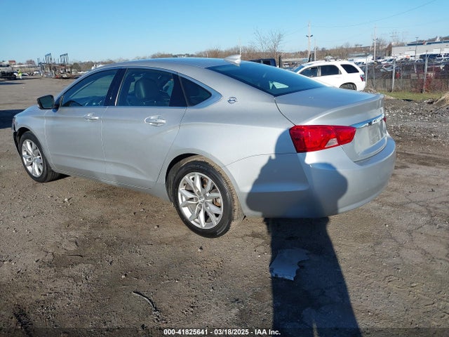 Chevrolet IMPALA 1LT 2018 2G1105SA8J9157511 Image 3