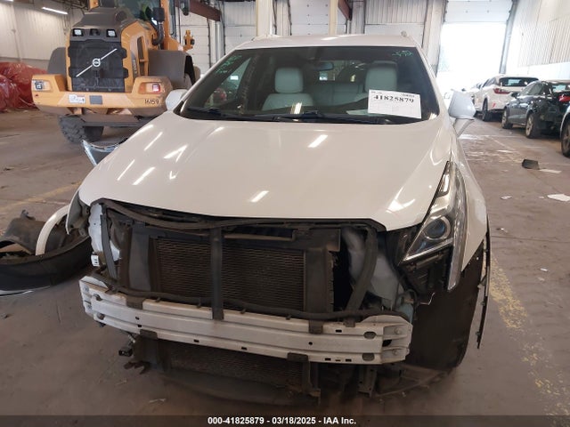 1GYKNARS7HZ121596 Cadillac Xt5 Standard