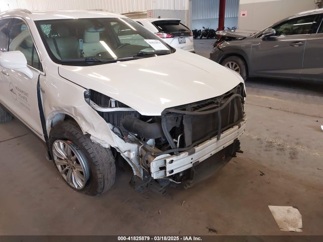 2017 CADILLAC XT5 1GYKNARS7HZ121596 Photo 5