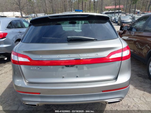 2LMTJ6LR7GBL60933 Lincoln Mkx Reserve