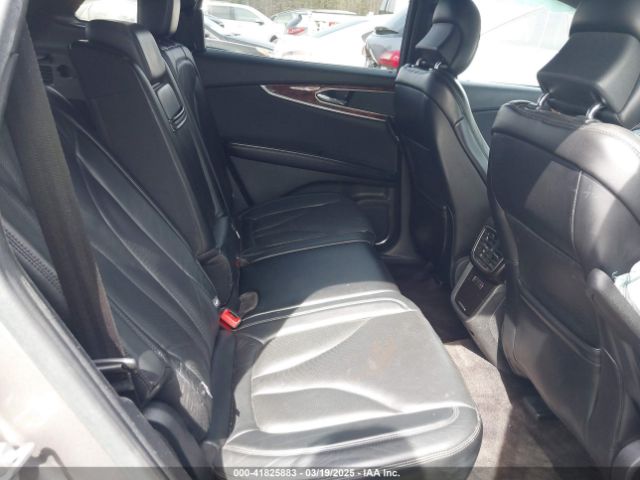 2LMTJ6LR7GBL60933 Lincoln Mkx Reserve