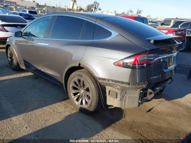 2018 TESLA MODEL X 5YJXCBE20JF103546 Photo 2