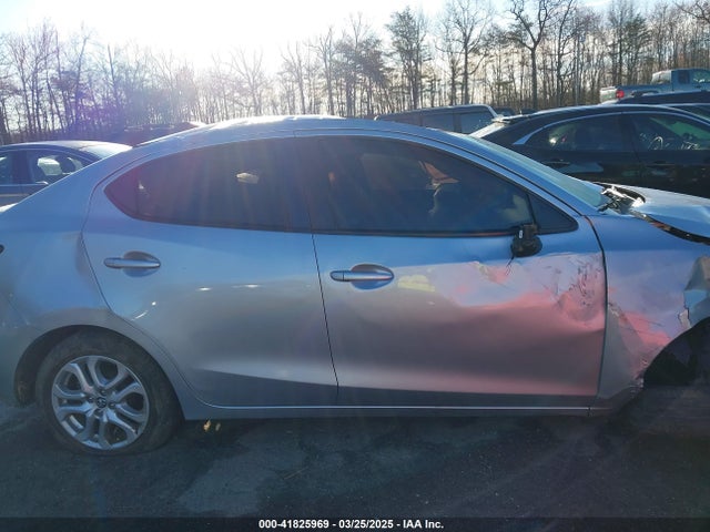 3MYDLBYV0JY321968 Toyota YARIS IA