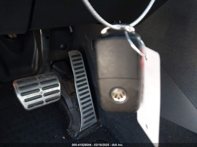 WVGAV7AX3FW115042 Volkswagen Tiguan R-line