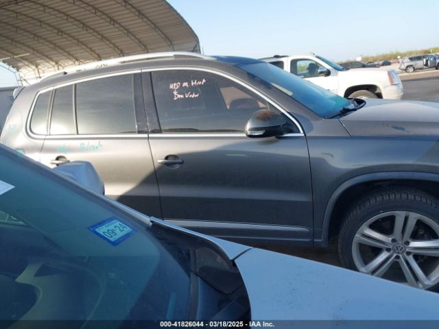 WVGAV7AX3FW115042 Volkswagen Tiguan R-line