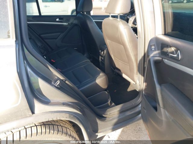 WVGAV7AX3FW115042 Volkswagen Tiguan R-line