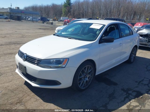 3VW2K7AJ4EM207575 Volkswagen Jetta 2.0l S