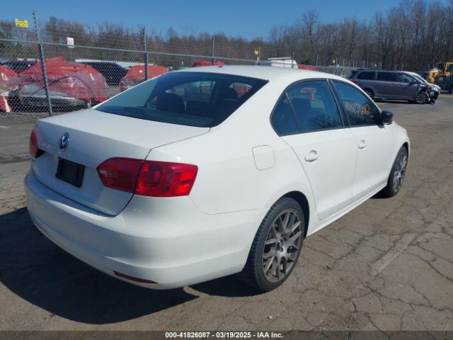 3VW2K7AJ4EM207575 Volkswagen Jetta 2.0l S
