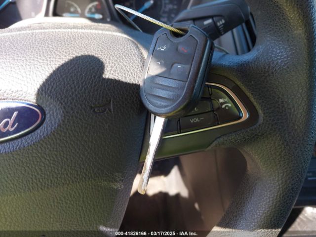 1FADP3F27FL282884 Ford FOCUS SE
