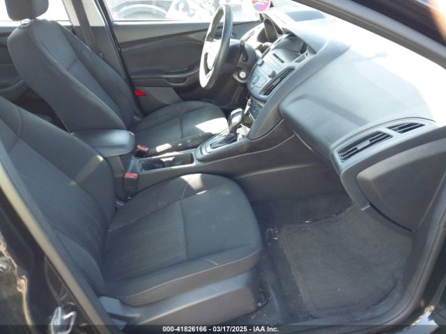1FADP3F27FL282884 Ford FOCUS SE