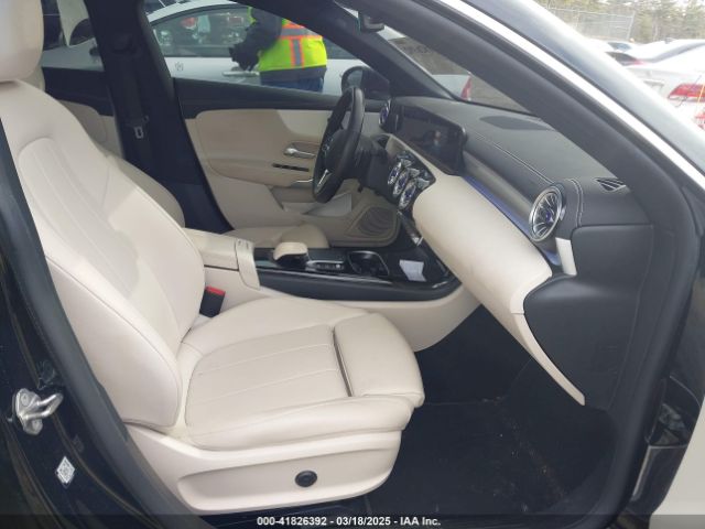 2023 MERCEDES-BENZ CLA 250 COUPE W1K5J4HBXPN338301 Photo 4