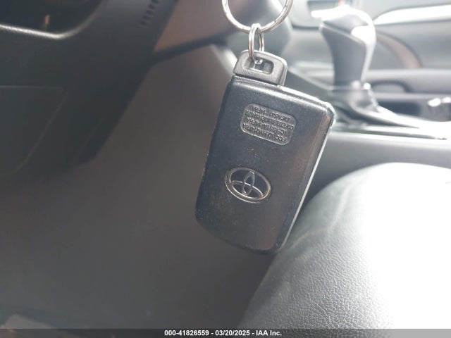 5TDJZRFH8HS510214 Toyota Highlander Xle